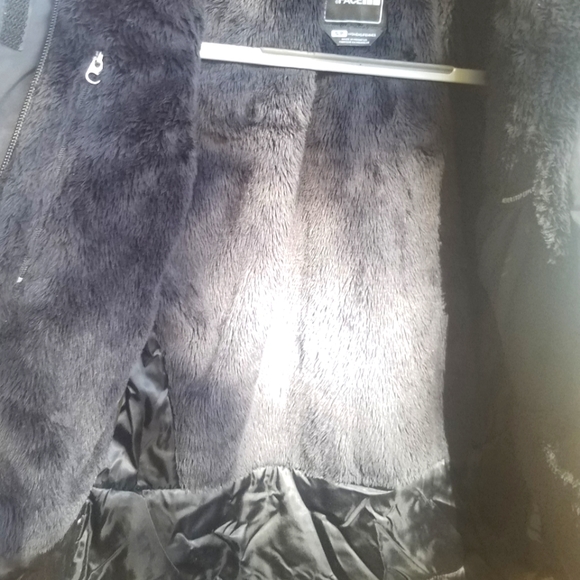 The North Face coat ****SOLD**** - Picture 5 of 5